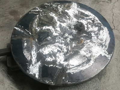 箱崎恵の作品、True Iron