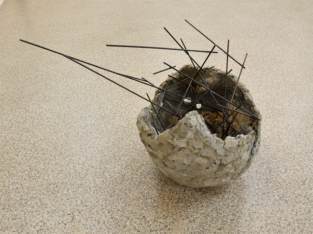 箱崎恵の作品、破裂（Sands Burst）