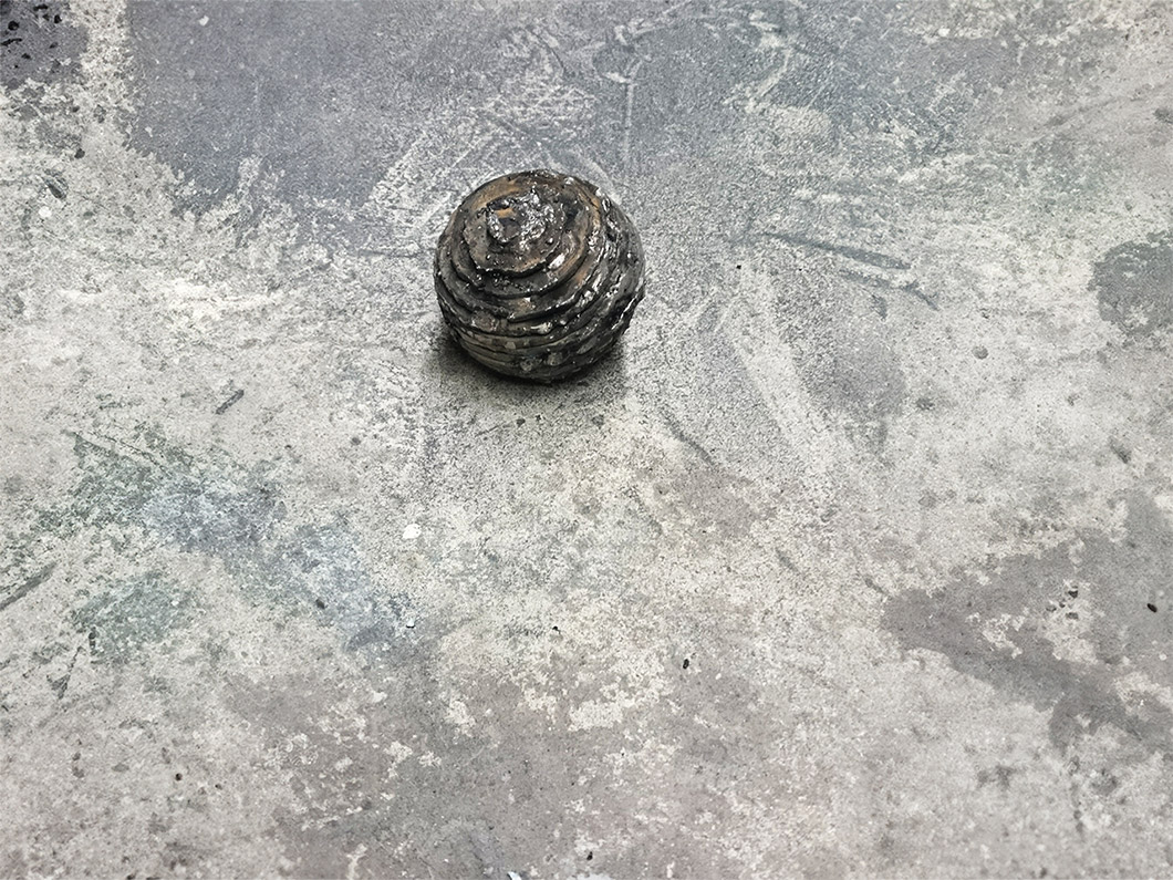 箱崎恵の作品、重円状（じゅうえんじょう）